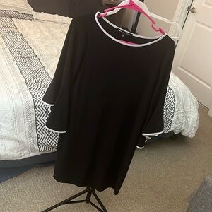 Bell Sleeved Dress for Professionals